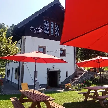 Zoncolan Camping Caravan 旅馆 *