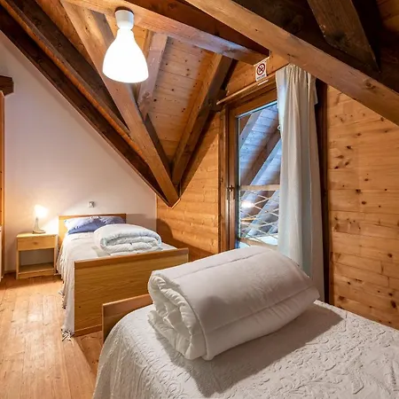旅馆 Zoncolan Camping Caravan